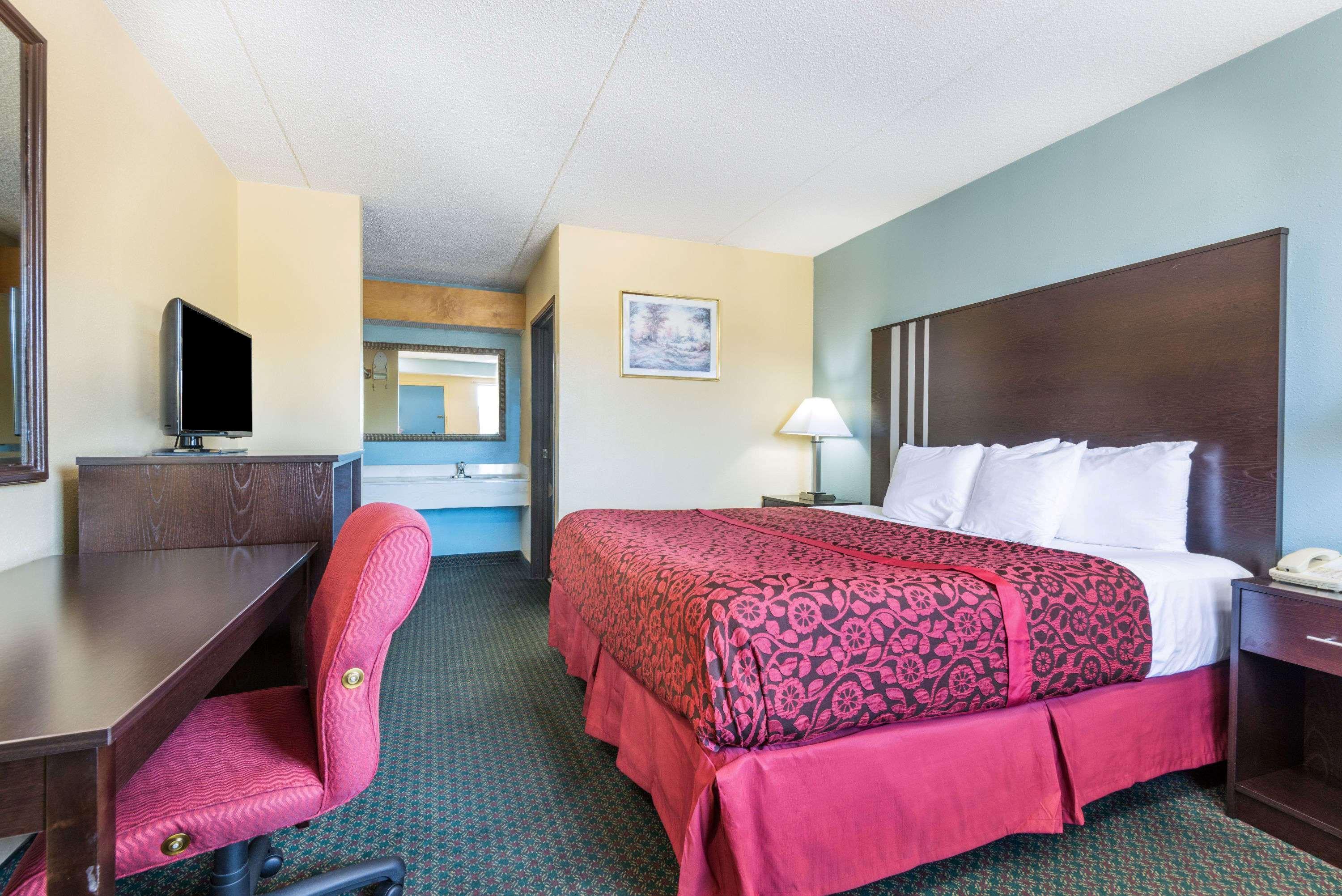 Days Inn By Wyndham Dayton Huber Heights Northeast Eksteriør bilde