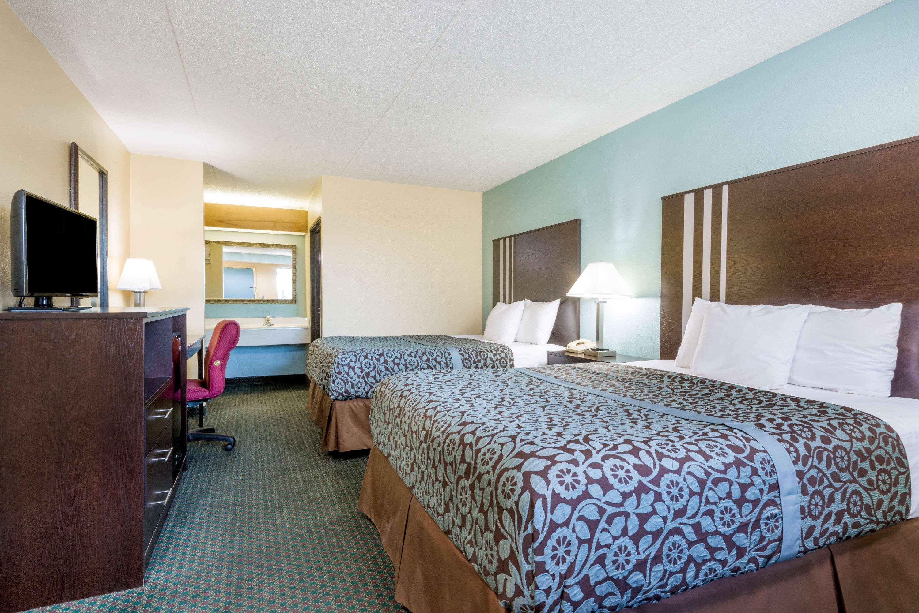 Days Inn By Wyndham Dayton Huber Heights Northeast Eksteriør bilde