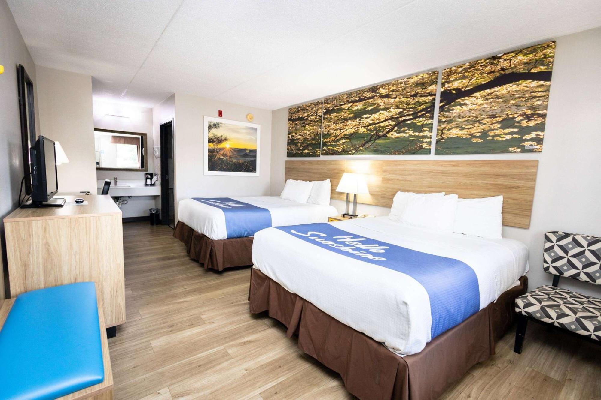 Days Inn By Wyndham Dayton Huber Heights Northeast Eksteriør bilde