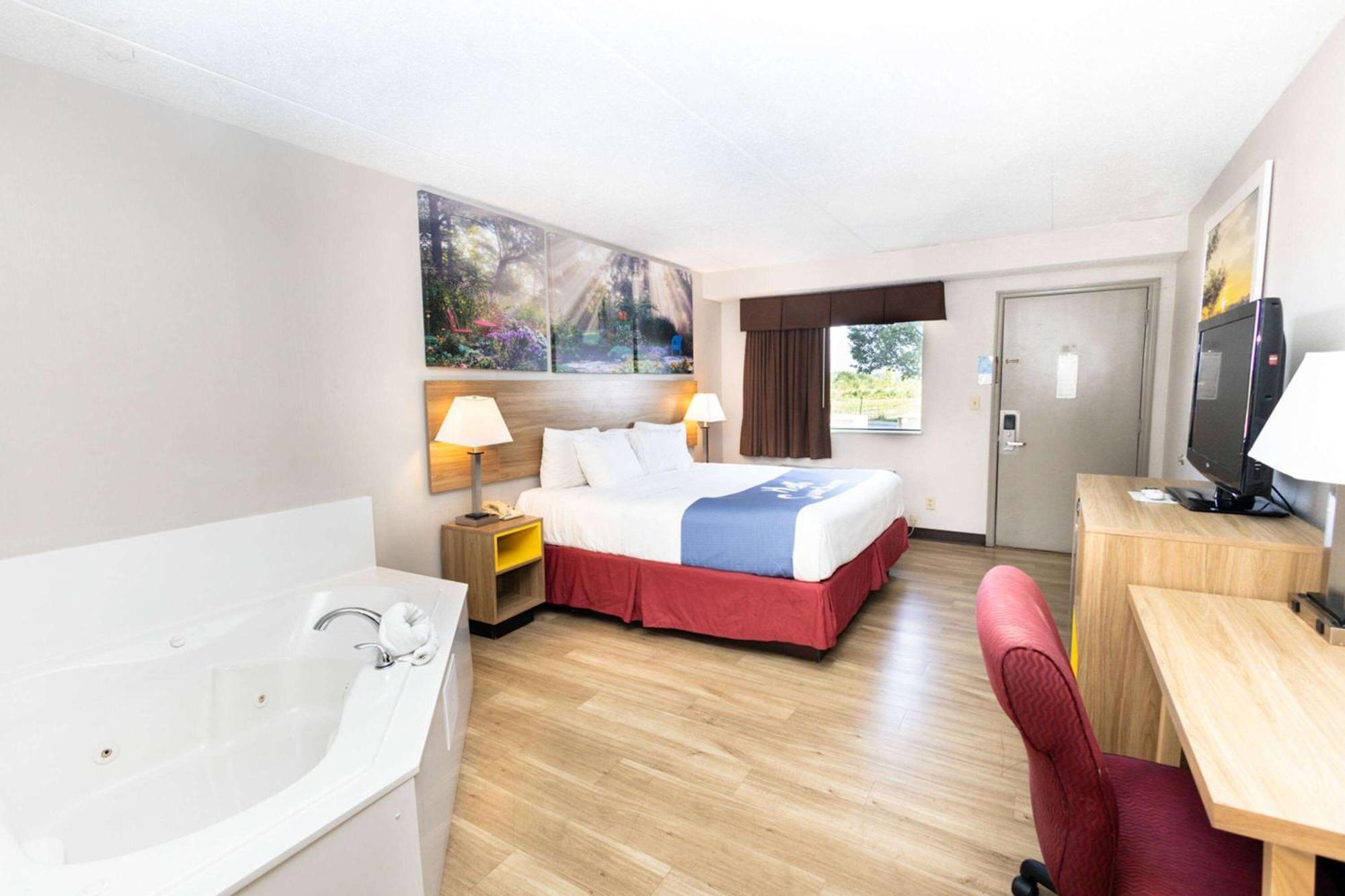 Days Inn By Wyndham Dayton Huber Heights Northeast Eksteriør bilde